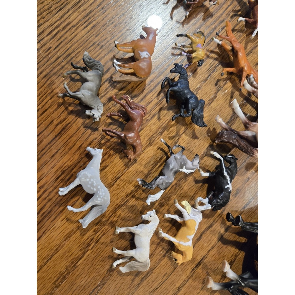 Breyer Model Horses Mixed Lot Of 31 - Picture 6 of 16
